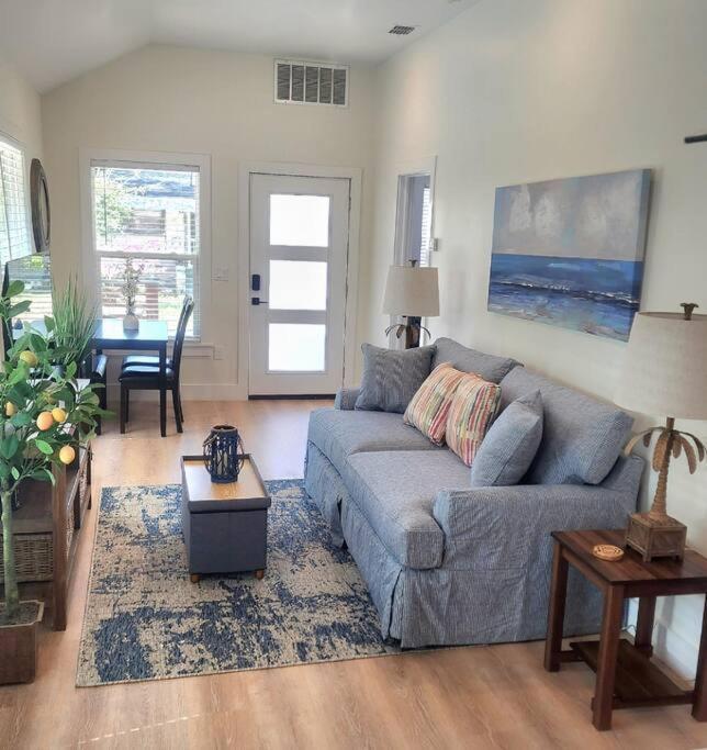 Relaxing Retreat And Modern Charm In Historic Saint Augustineヴィラ エクステリア 写真